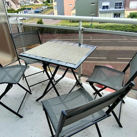 Appartement Au Pied De La Plage - Balcon - Parking Courseulles-sur-Mer Eksteriør billede
