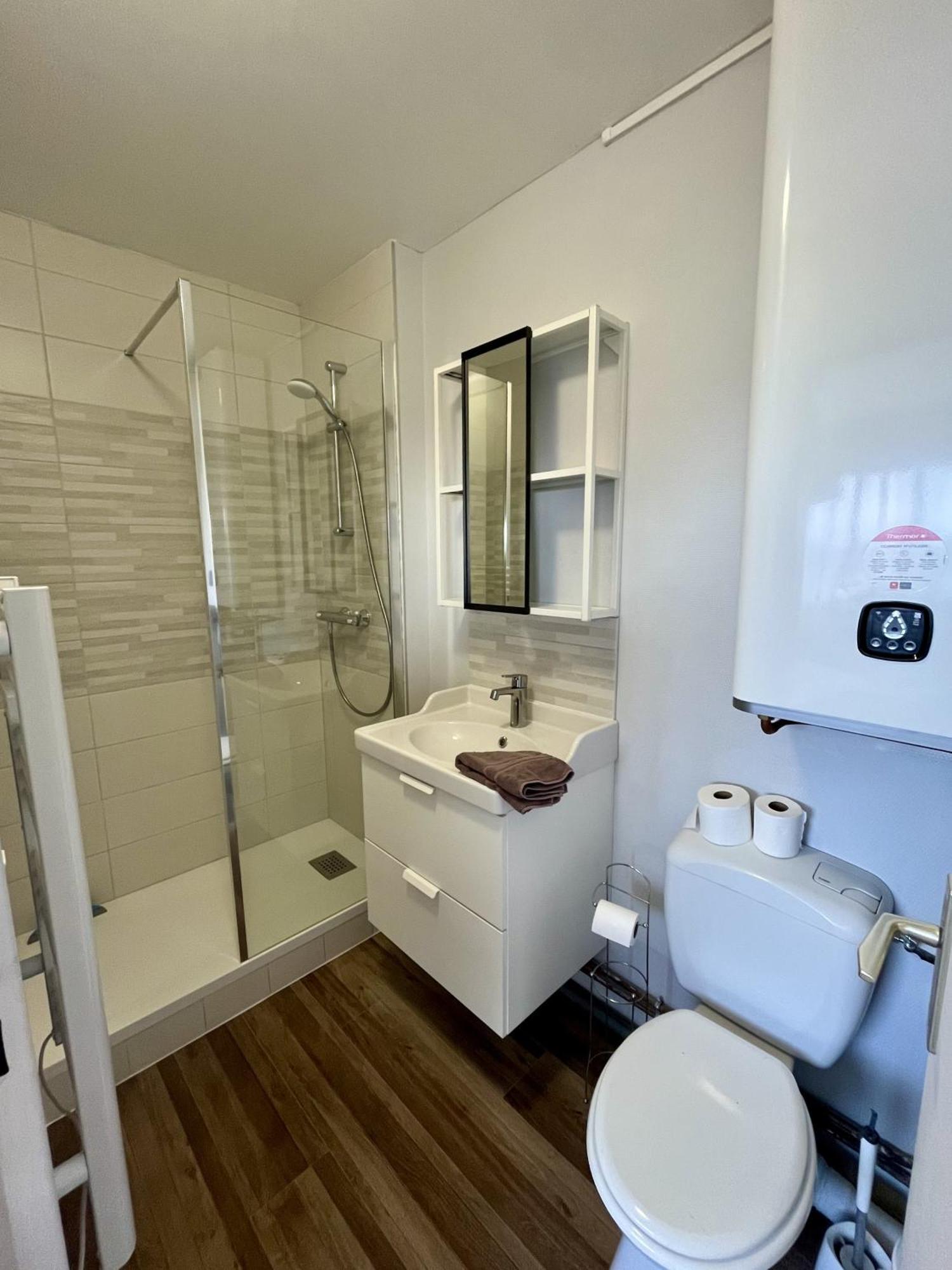 Appartement Au Pied De La Plage - Balcon - Parking Courseulles-sur-Mer Eksteriør billede